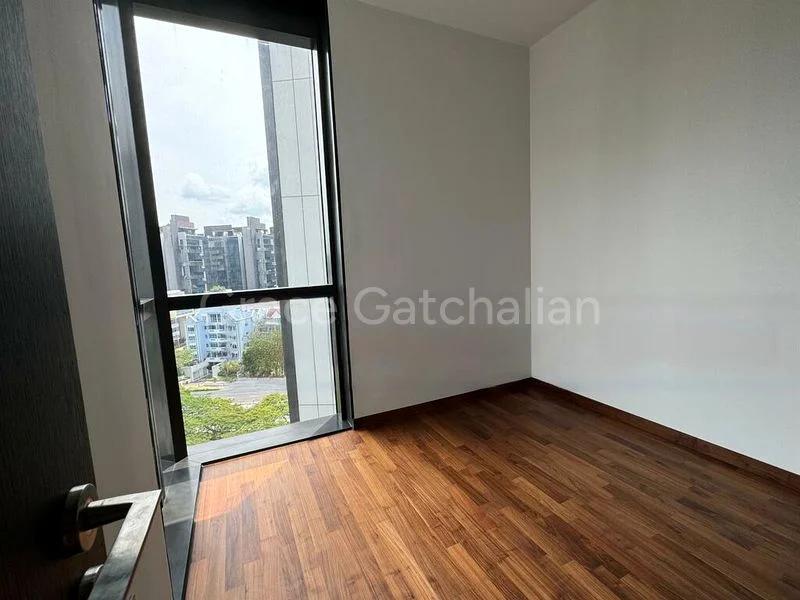 3 Bed Condo for Sale in  Hyll on Holland - Image 1